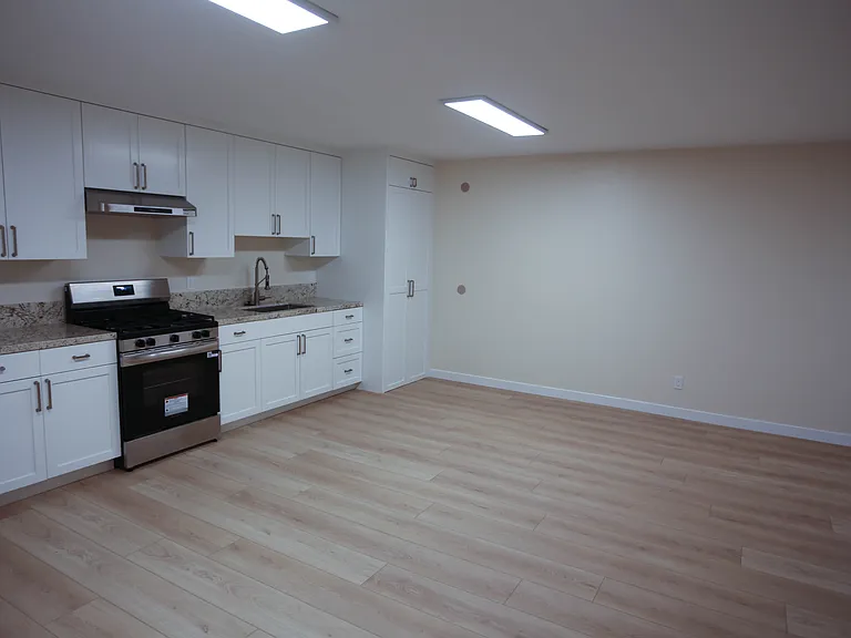 214 S Voluntario St #D — Photo 4