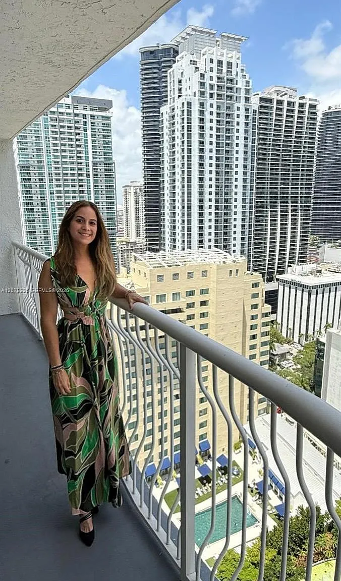 The Club At Brickell Bay — Photo 3