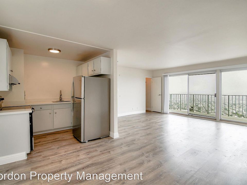 1st image of 30 Parkridge Dr #14