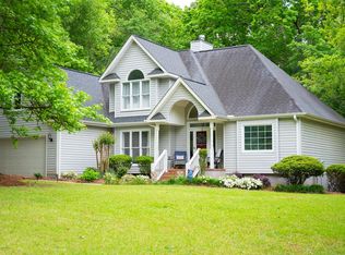 102 Broken Ridge Ct, Greenwood, SC 29646