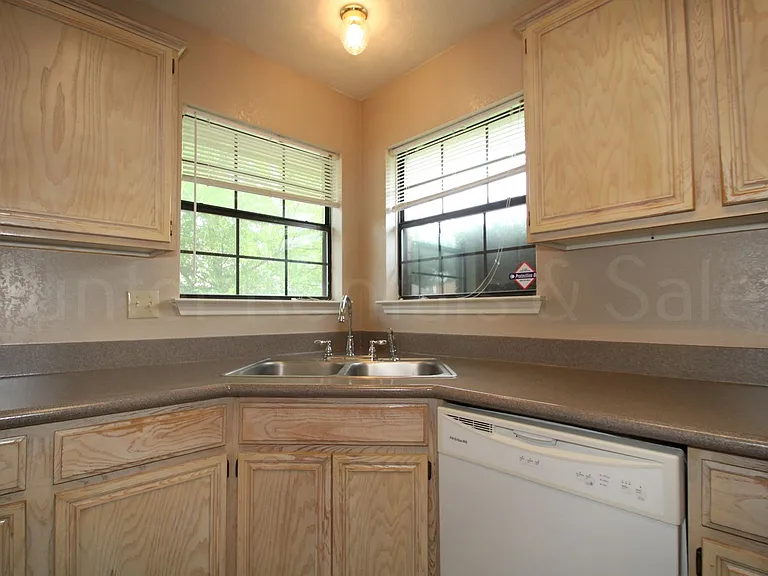 4705 Fawn Dr — Photo 12