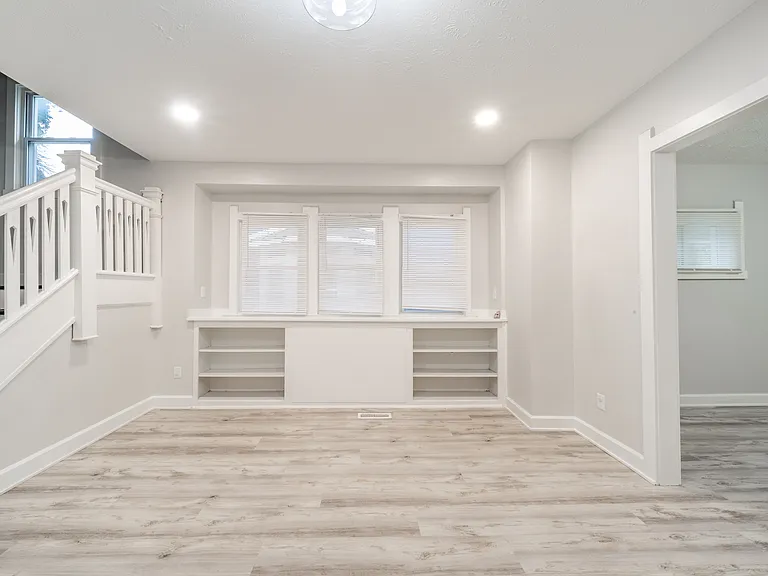 2344 N Capitol Ave — Photo 6