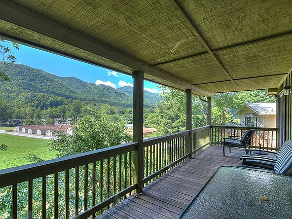 2nd image of 55 Mountainside Cir