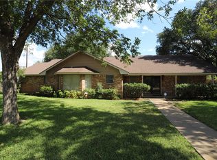 608 W 5th St, Mc Gregor, TX 76657