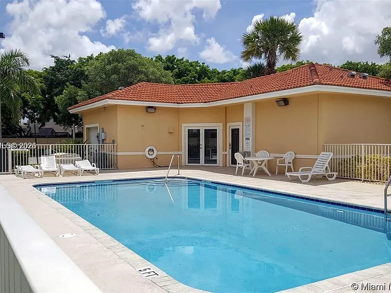 9909 Westwood Dr #231 — Photo 2