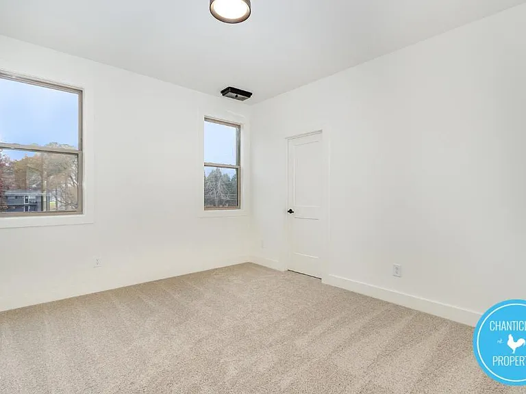 2300 Broad St — Photo 20