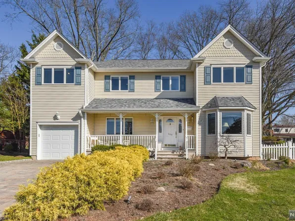 408 Crest Dr, Northvale, NJ 07647