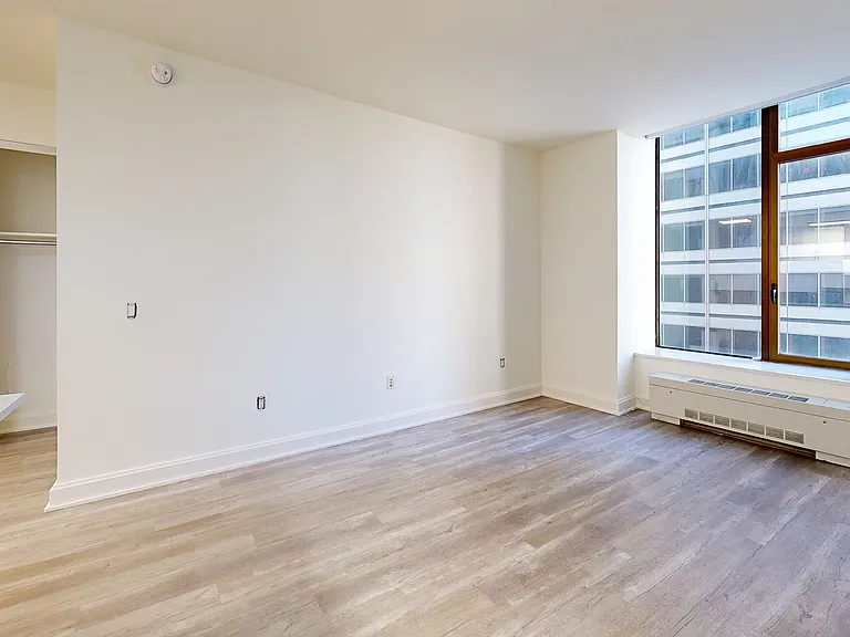 10 Hanover Square — Photo 116
