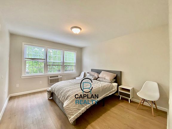 3rd image of 58 Fountain St #7