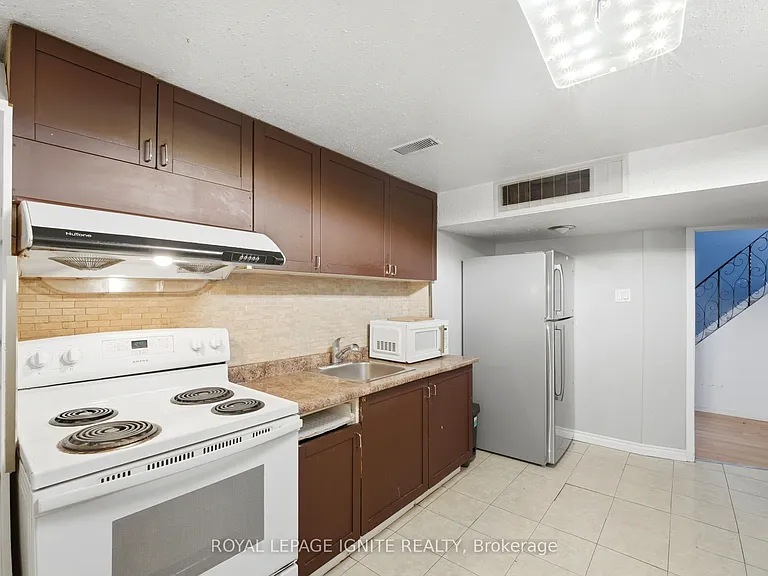 18 Gloaming Dr #BASEMENT — Photo 12