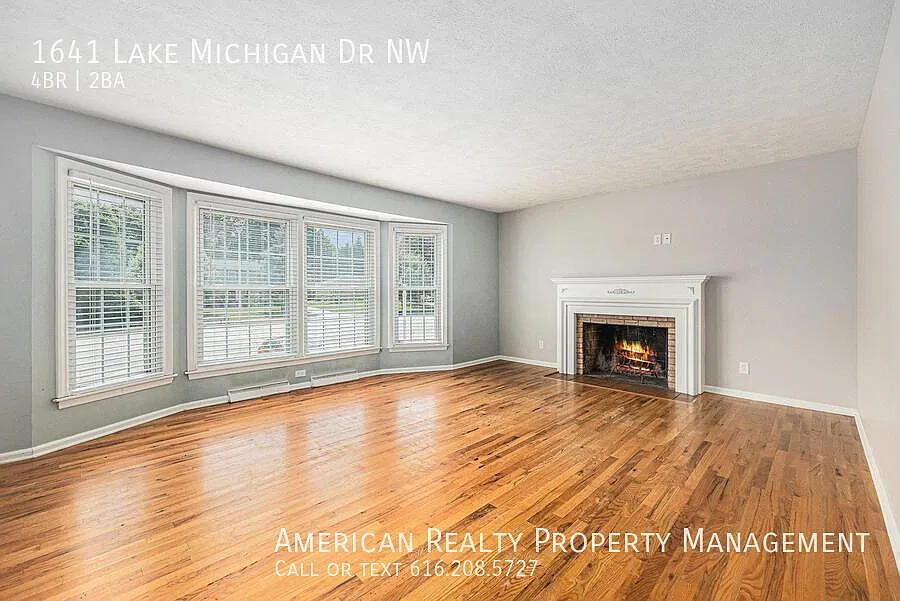 4 bed, 1119 sqft, $2,300 — Photo 2