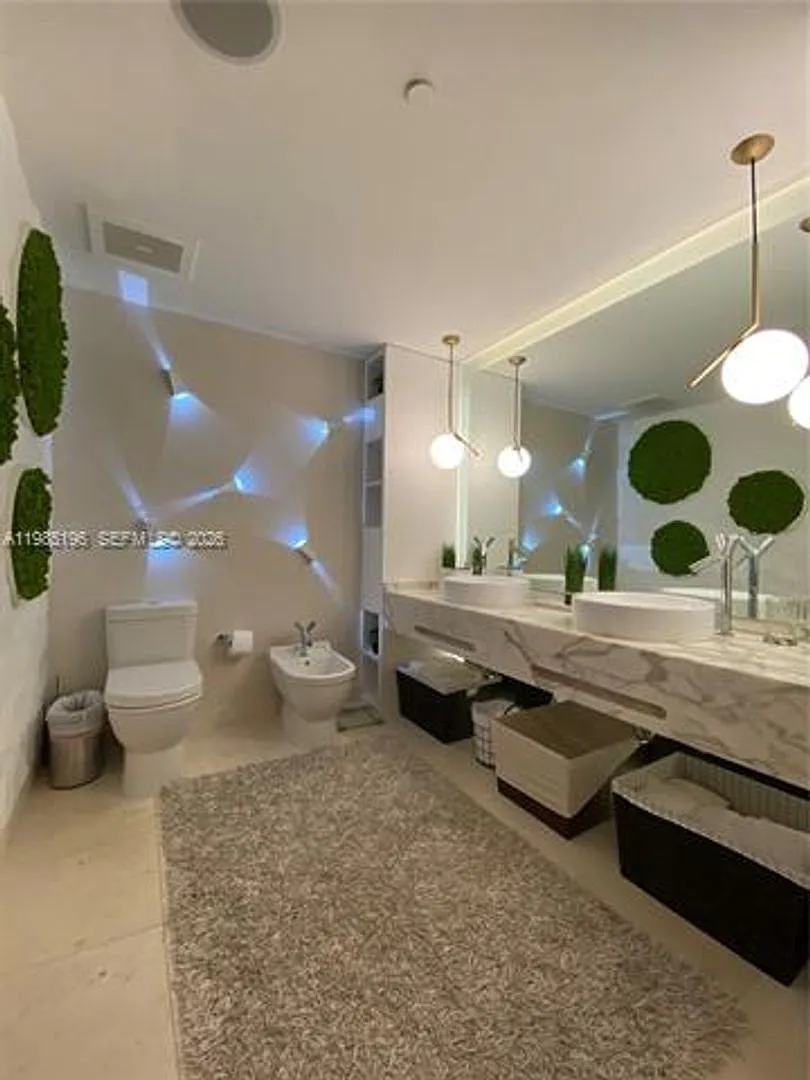 Building Photo - 495 Brickell Ave #4608