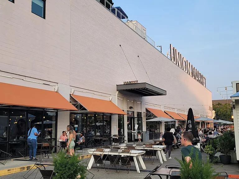 19 minute walk, 6 minute driver to Union Market
