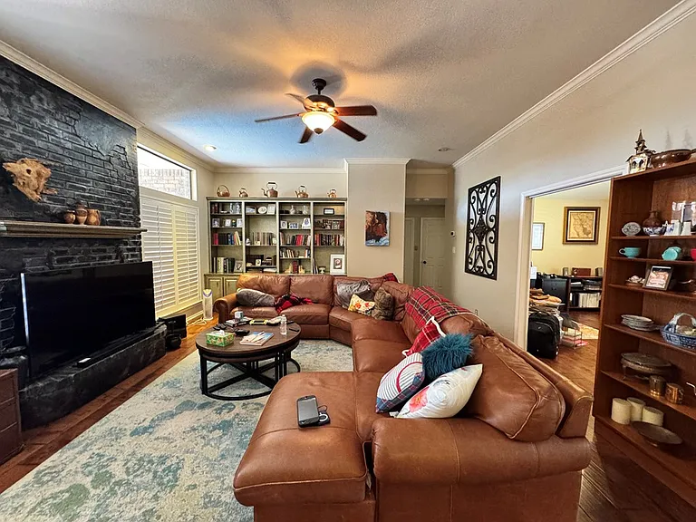 4117 Springfield Ct — Photo 12