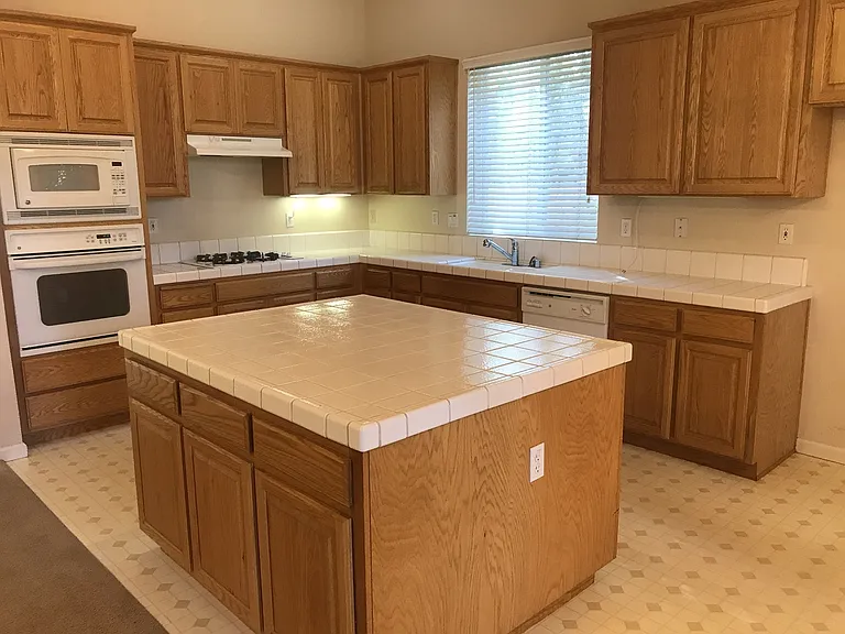 2329 Carol Ann Dr — Photo 6