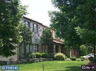 33 Lakeview Dr, Cherry Hill, NJ 08003