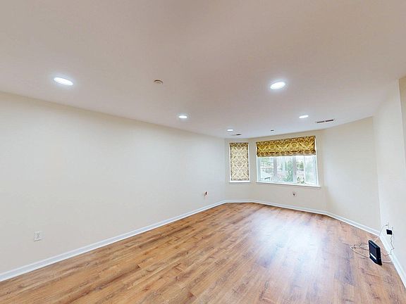 5th image of 1109 Round Pointe Drive #1109