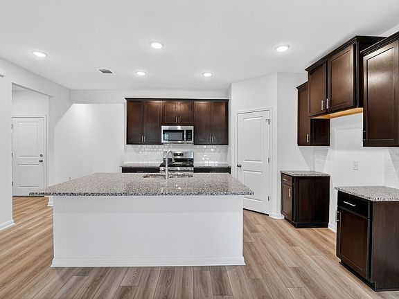3rd image of 1513 Alana Falls Ave