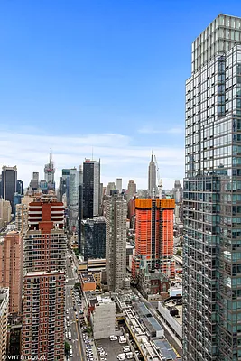 Rented by Berkshire Hathaway HomeServices New York Properties | media 7