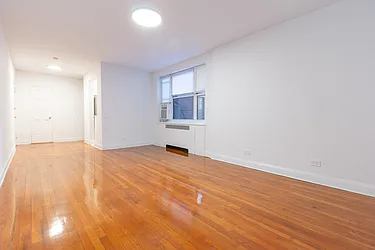 Rented by R New York