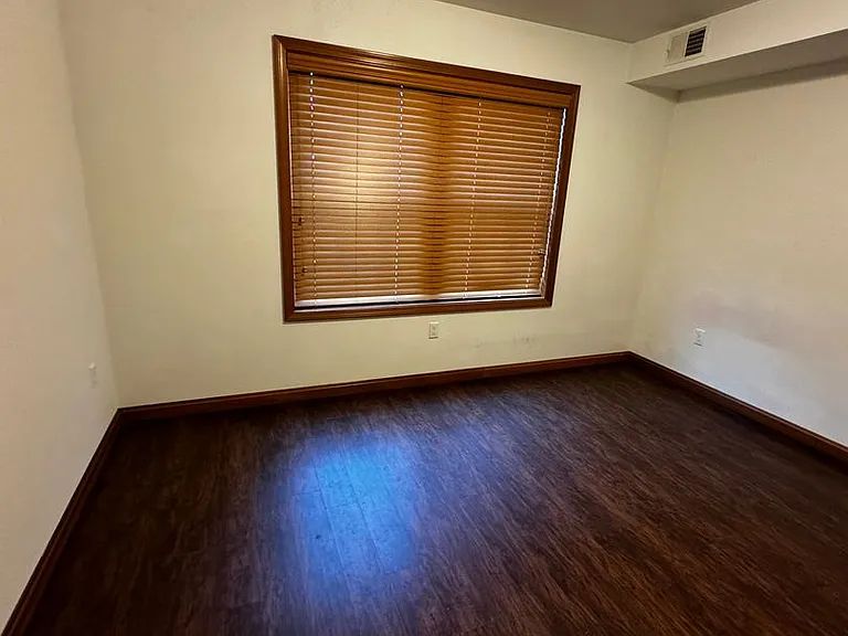 112 College Avenue — Photo 15