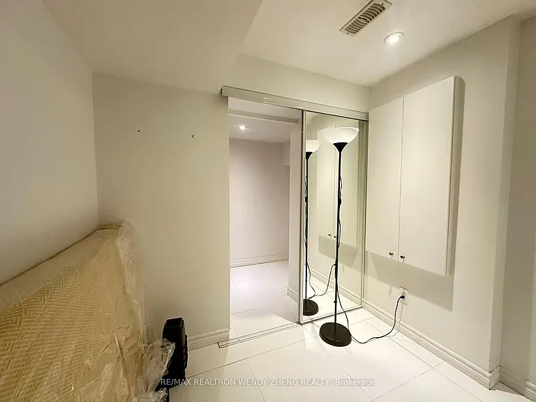 157 Black Maple Cres #BASEMENT — Photo 3