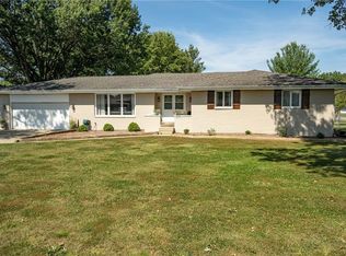 302 W Cedar Ave, Effingham, IL 62401