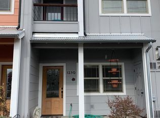 1230 Fruitdale Dr, Grants Pass, OR