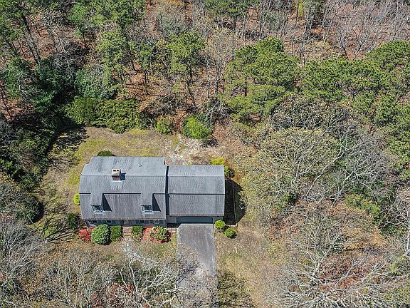 3rd image of 187 Flintrock Rd
