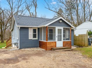 2429 Edgewood Dr, Kalamazoo, MI 49008