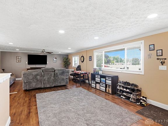 5th image of 5713 Hubbard Ct