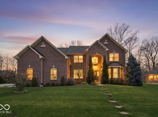6677 W May Apple Dr, McCordsville, IN