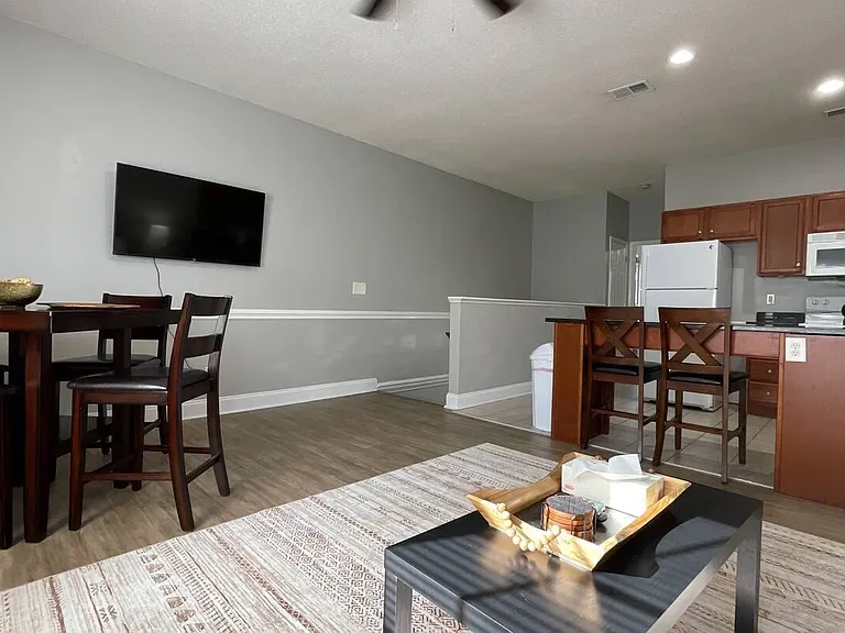 169 E Grande Ave #200 — Photo 11