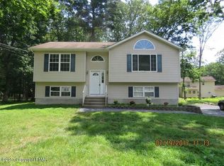 1112 Hunters Woods Dr, East Stroudsburg, PA