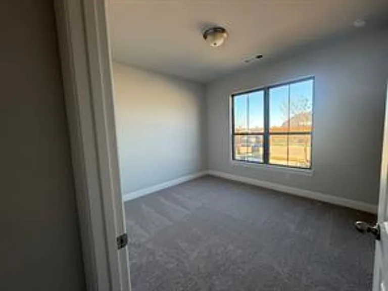 509 Wexford Dr — Photo 17