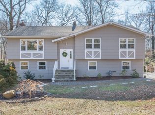 21 Dogwood Ln, Parsippany, NJ 07005