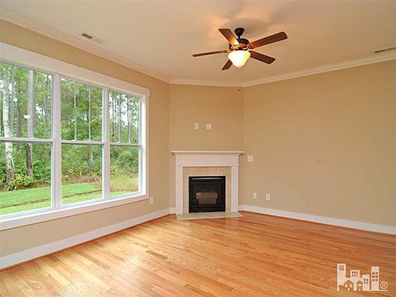 4th image of 389 Southbend Court