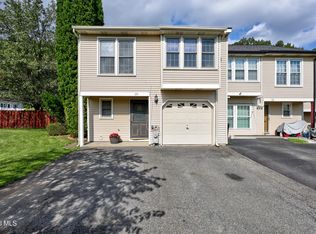 20 Carriage Road, Clifton Park, NY 12065