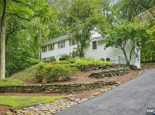 22 Old Smith Rd, Tenafly, NJ 07670