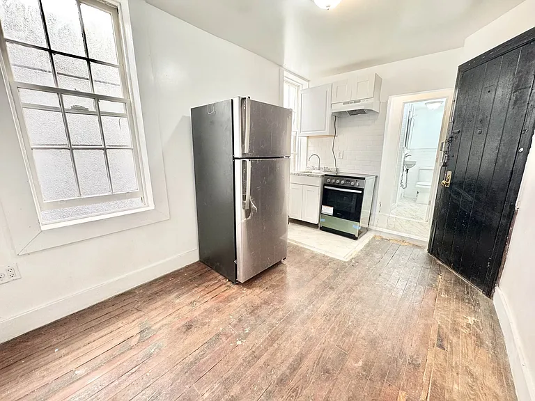326 E 109th St #11 — Photo 12
