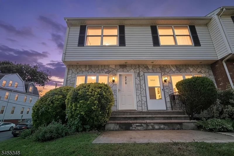 626 Chancellor Ave