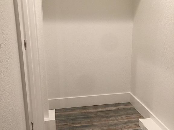 3rd image of 2651 44th Ave