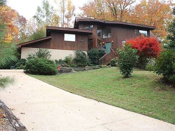 2nd image of 149 Londonderry Ln