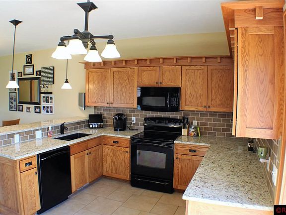 4th image of 220 Palancar Ave