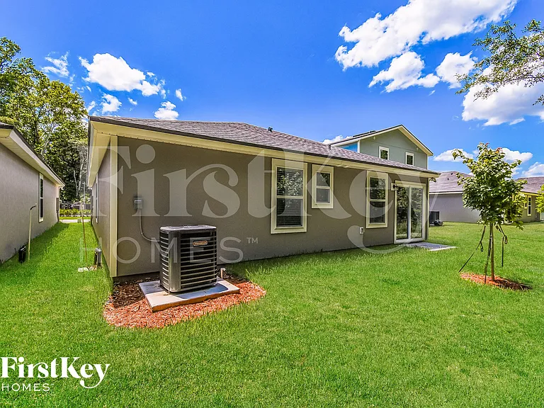 11211 Margarets Landing Pl — Photo 15