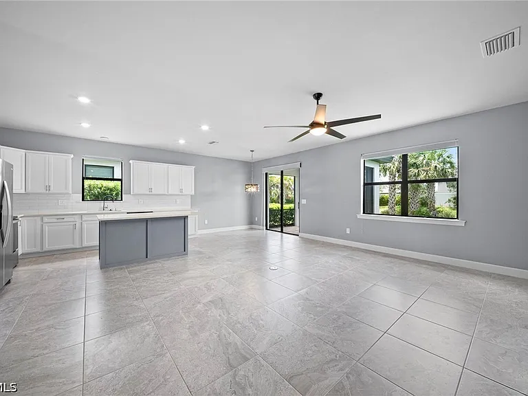 3685 E Hampton Cir — Photo 11