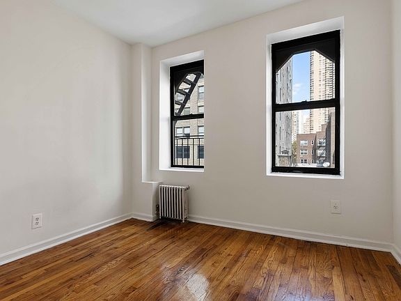 4th image of 320 E 34th St #5D1