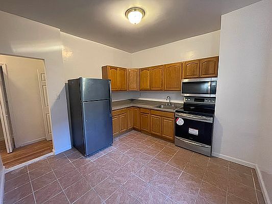 1st image of 51 E 17th St APT 1G