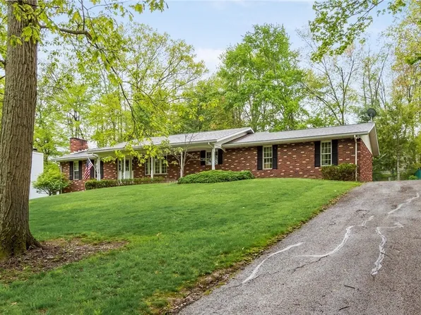 1830 Aspen Dr, Zanesville, OH 43701