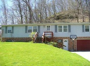 111 Cowpath Rd #A, Aliquippa, PA 15001